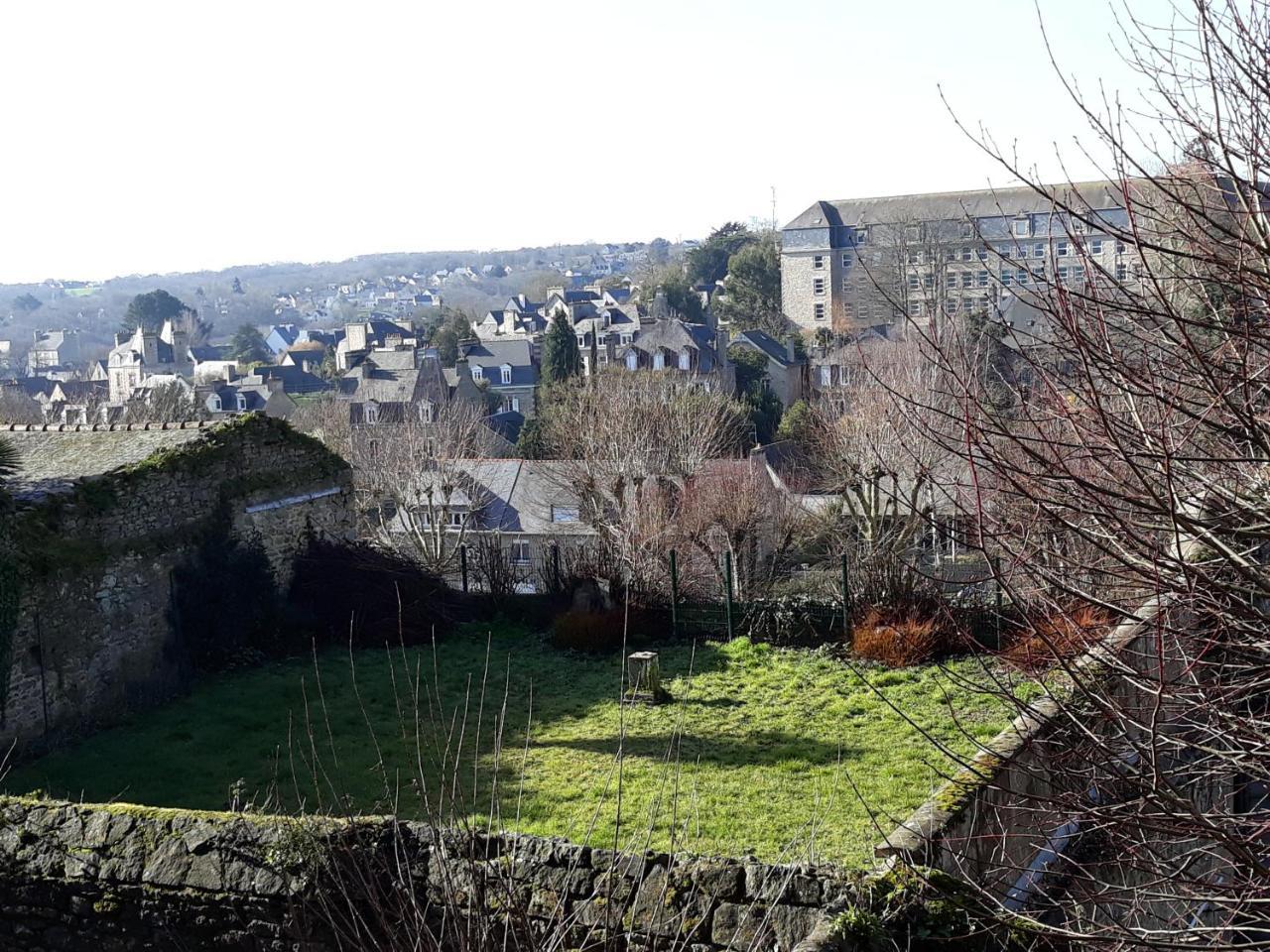Val Cocherel - Hotel Le Challonge Dinan Exterior foto